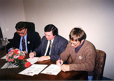 Együttműködési megállapodás 2000